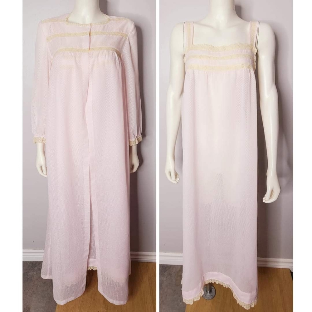 Vintage Pink Peignoir‎ Set